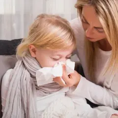 Czy dziecko z katarem może iść do przedszkola? Zasady i zagrożenia