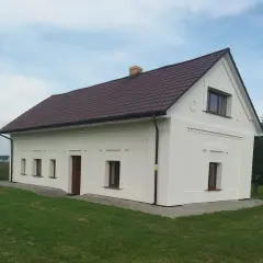 Ile kosztuje dom dla samotnej matki? Sprawdź ceny, opłaty i wsparcie finansowe