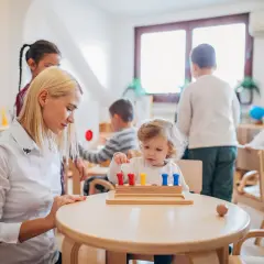 Ile kosztuje prywatne przedszkole? Sprawdź ceny i oszczędź na edukacji dziecka