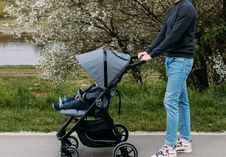 Kiedy kupić wózek dla dziecka? Uniknij błędów i wybierz najlepszy moment!