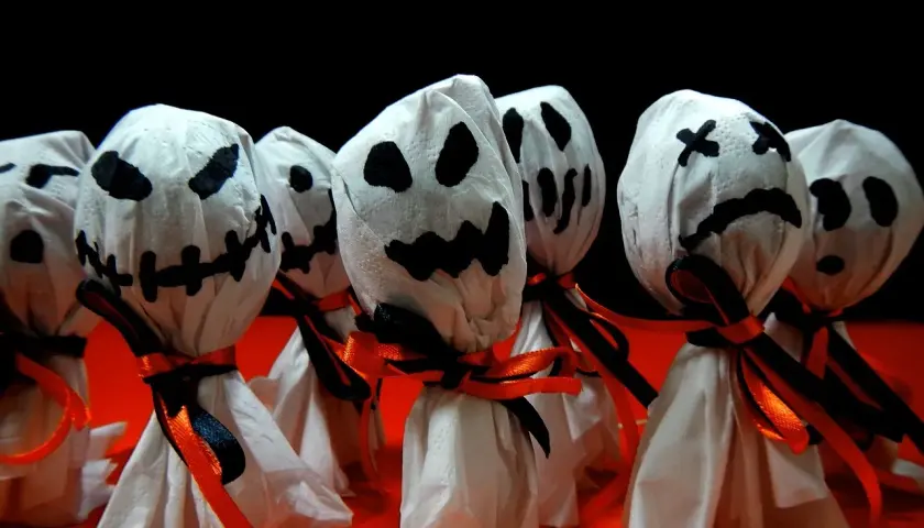 Jak łatwo zrobić strój ducha dla dzieci – prosty sposób na Halloween
