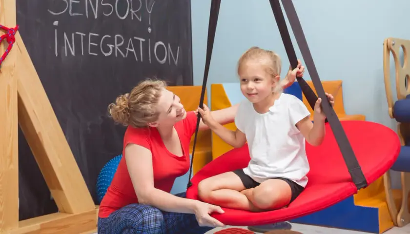 Czym jest terapia integracji sensorycznej i jak może pomóc twojemu dziecku?