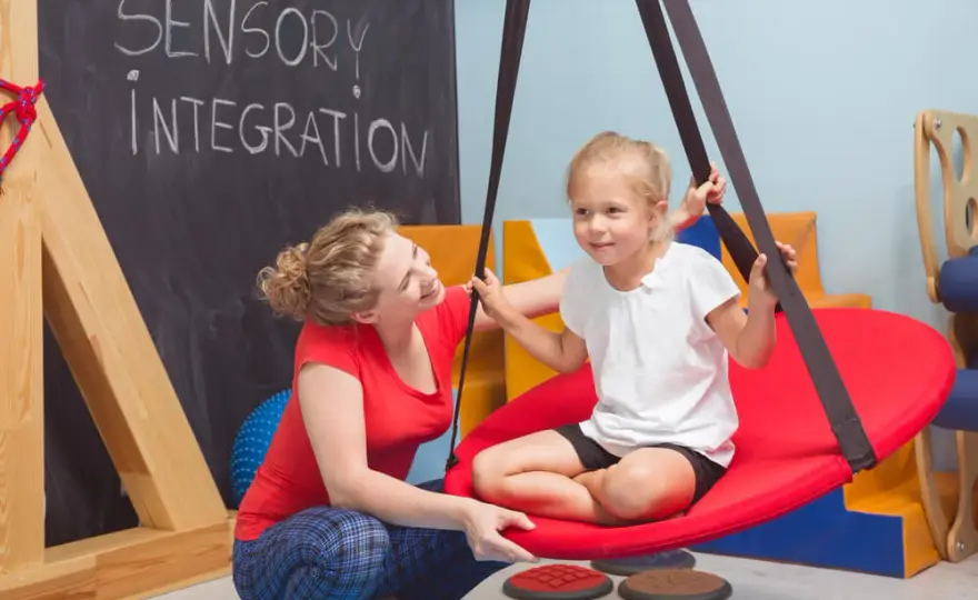 Czym jest terapia integracji sensorycznej i jak może pomóc twojemu dziecku?