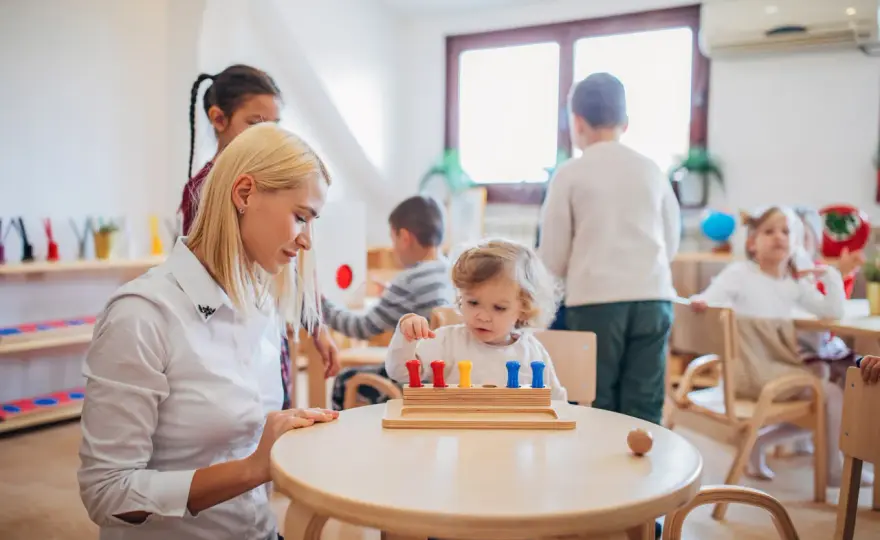 Ile kosztuje prywatne przedszkole? Sprawdź ceny i oszczędź na edukacji dziecka
